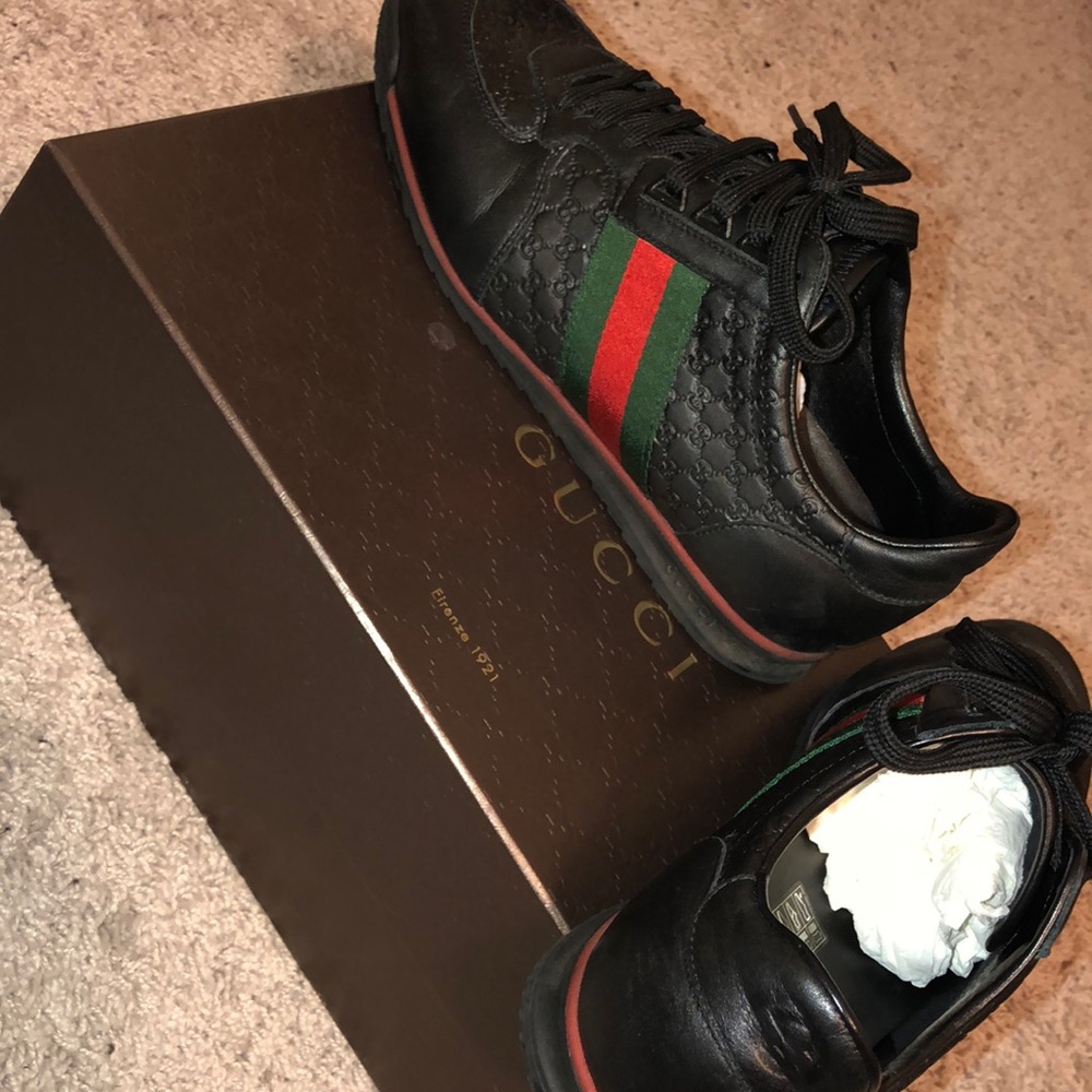 Men’s Signature Size 10 Sneakers in Black